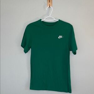 Nike Men's Classic Green Tee 🍀